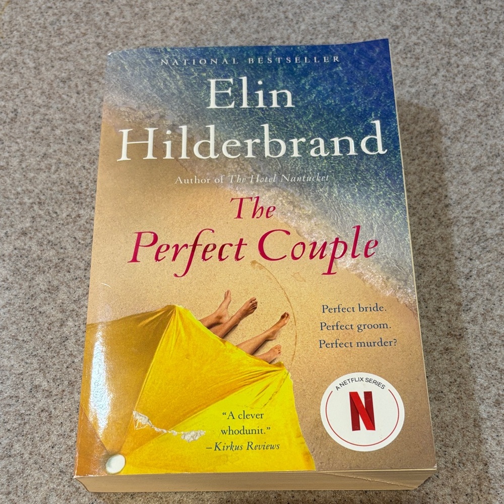 The Perfect Couple by Elin Hilderbrand Paperback Book EUC Beach Read Mystery